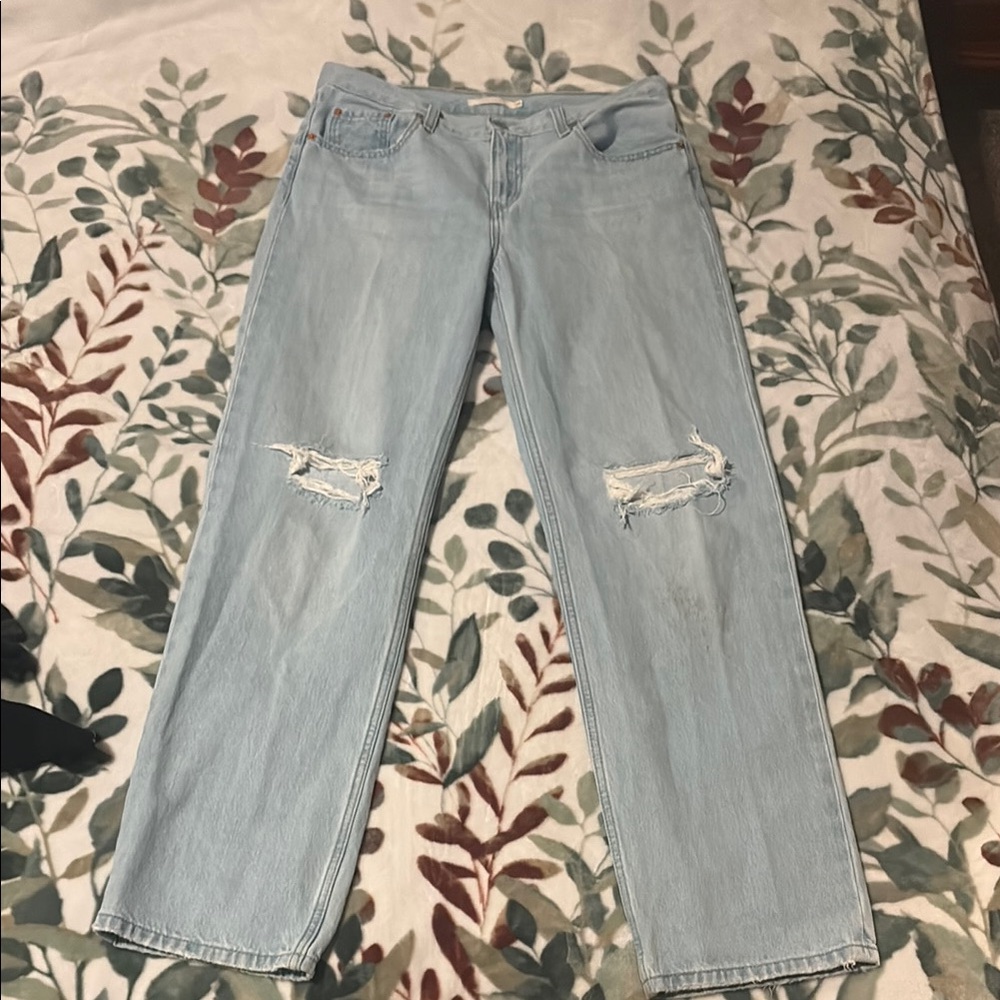 Light Wash Distressed Straight Leg Jeans